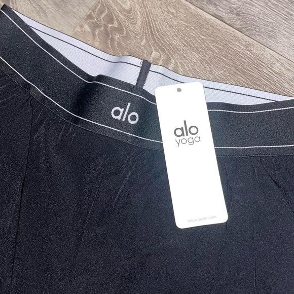 ALO Yoga Black Wide-Leg Trousers - Picture 4 of 6